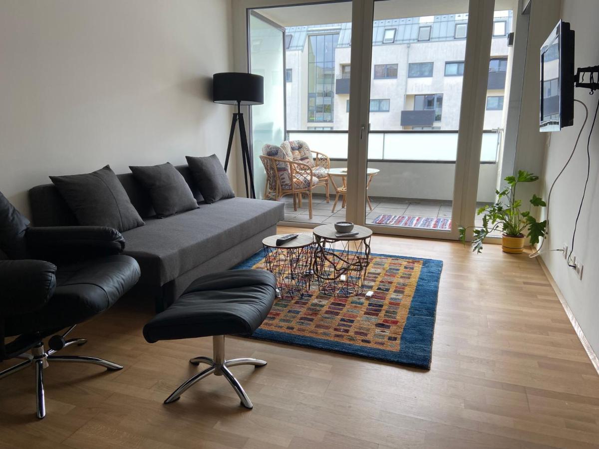 Apartment 9 Stops Away From City-Centre Bécs Kültér fotó